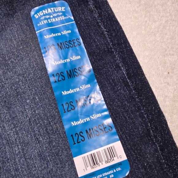 Levi Strauss Signature Modern Slim Boot Cut Dark Wash Jeans 2003 - Picture 5 of 5